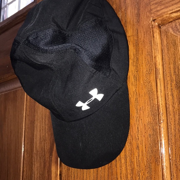 Under Armour hat - Picture 2 of 5